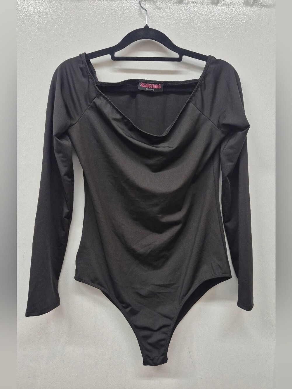 🌼5/$20 SEDUCTIONS Black Long-Sleeve Bodysuit Small